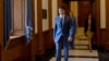 Perdana Menteri Kanada Justin Trudeau berjalan melewati Ruang Mansfield di Gedung Capitol, di Washington, pada 9 Juli 2024. (Foto: AP/Rod Lamkey, Jr.)