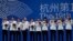 Tim bulu tangkis putri Korea Selatan berpose dengan medali emas mereka setelah berhasil mengalahkan China di babak final nomor beregu Asian Games 2022 di Hangzhou, pada 1 Oktober 2023. (Foto: AP/Louise Delmotte)