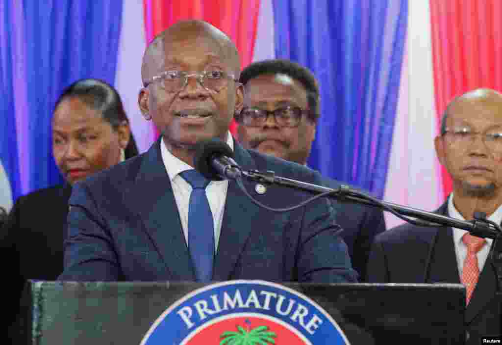 Nouvo Premye Minis enterime Ayiti, Michel Patrick Boisvert, pran la pawol pandan seremoni enstalasyon Konsey Prezidansyel Tranzisyon an, nan Potoprens, 25 Avril, 2024. 