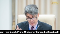 លោក Brian McFeeters ជាអនុ​ប្រធាន​ជាន់ខ្ពស់ និង​ជា​នាយក​គ្រប់គ្រង​ក្រុម​ប្រឹក្សា​ធុរកិច្ច​អាមេរិក-អាស៊ាន (US-ASEAN Business Council)។ (Facebook/Samdech Thipadei Hun Manet, Prime Minister of Cambodia)