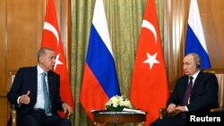 Ruski predsednik Vladimir Putin na sastanku sa turskim predsednikom Redžepom Tajipom Erdoganom u Sočiju (Foto: Sputnik/Sergei Guneev/Pool via Reuters) 