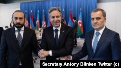 Стејт департментот рече дека државниот секретар Ентони Блинкен ќе учествува на завршната сесија на билатералните разговори во Арлингтон, Вирџинија