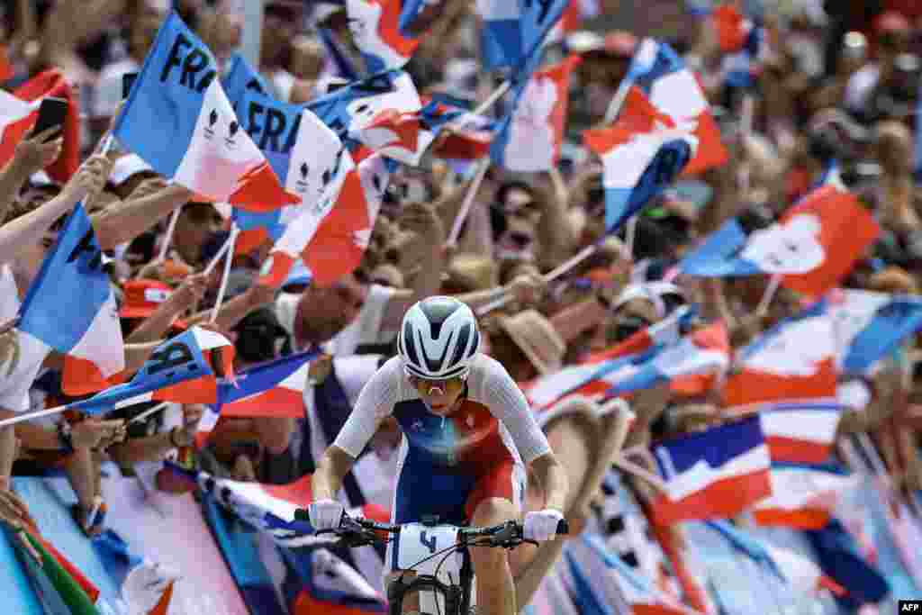 France&#39;s Pauline Ferrand Prevot competes in the women&#39;s cross-country mountain biking event during the Paris 2024 Olympic Games in Elancourt Hill venue in Elancourt, France.