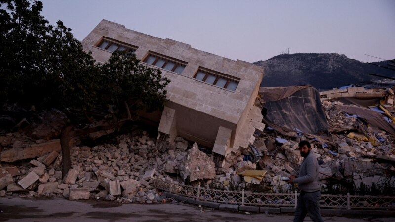 Mengapa gempa bumi di Turki menyebabkan begitu banyak kematian?