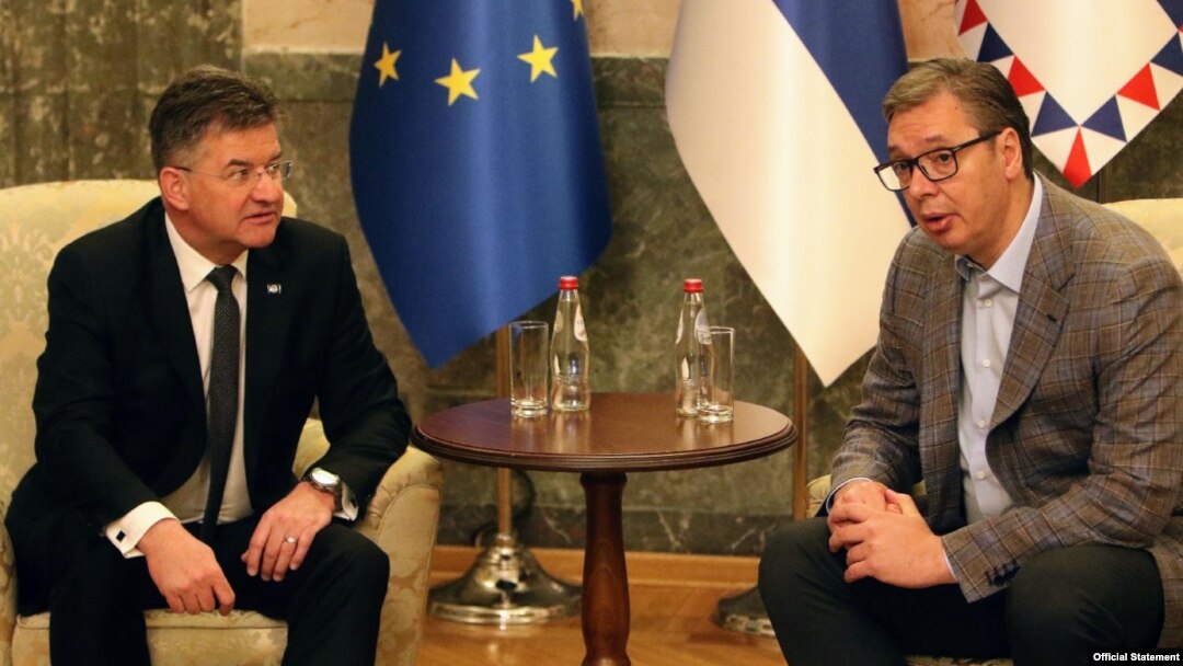 Predsednik Srbije Aleksandar Vučić sastao se sa specijalnim predstavnikom EU za dijalog Beograda i Prištine Miroslavom Lajčakom, u Beogradu, 12. maja 2023. (Foto: FoNet)