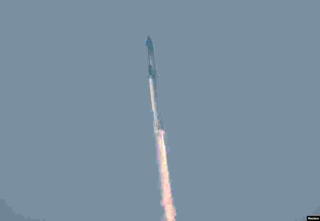 Pese al breve vuelo y a la explosión, SpaceX lo consideró un éxito al haber logrado que los dos cohetes integrados despegaran sin problemas.