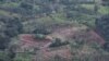 ARCHIVO - Un área deforestada en medio de la selva se ve durante un sobrevuelo militar en Tumaco, Colombia, el 13 de diciembre de 2021.