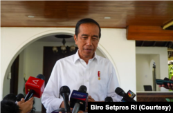 Presiden Jokowi menepis isu mundurnya sejumlah menteri dalam kabinetnya. (Foto: Courtesy/Biro Setpres)