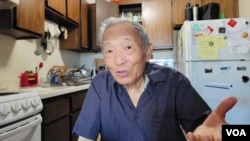 2023年8月向莉采访87岁高龄、大病初愈的程干远先生。（向莉摄影）