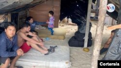 A group of migrants in a makeshift camp on the Colombian island of Cayo Pescador, a few kilometers from Nicaragua.  Photo courtesy: Colombian Navy.