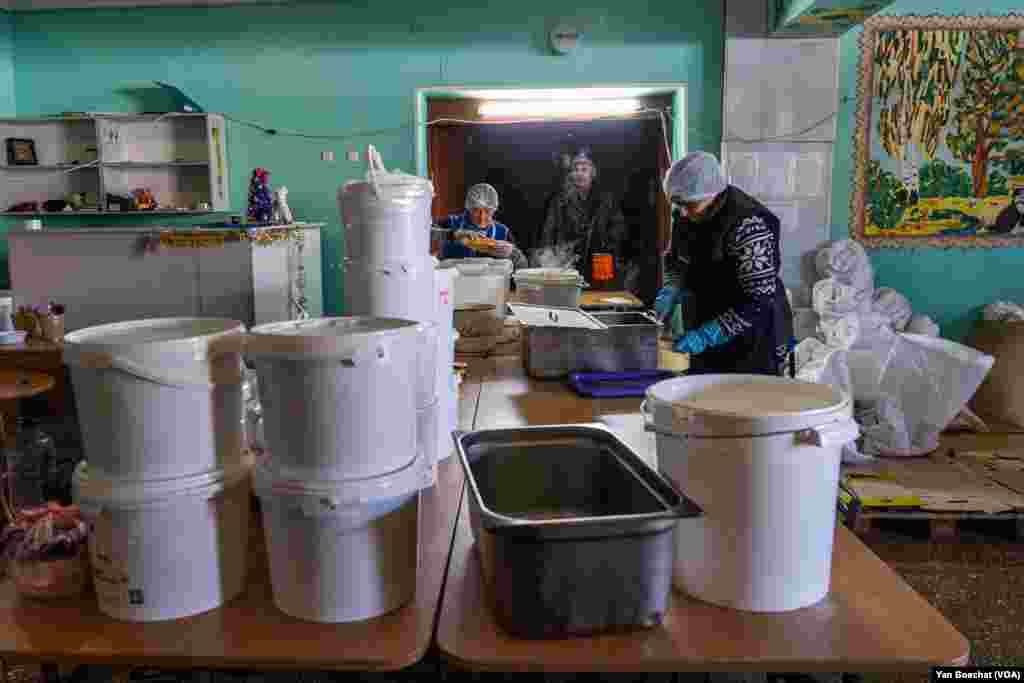 In this humanitarian kitchen, volunteers serve some 6,000 meals every day for those who can&rsquo;t leave Kupiansk, Feb. 17, 2023.