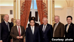 越南总理范明正（左三）2023年9月20日访问美国国会。（照片来源：国会参议院外交委员会首席共和党议员吉姆·里施Jim Risch，左二）