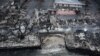 Rumah dan bangunan yang terletak di tepi pantai tampak terbakar habis setelah bencana kebakaran hutan di Maui barat, Hawaii. (Foto: AFP)