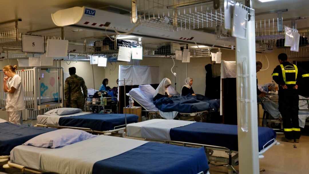 À Gaza, des milliers de Palestiniens coincés dans un hôpital - Jeune Afrique