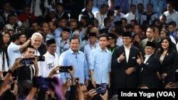 Debat Pertama Capres 2024 oleh KPU RI menghadirkan ketiga calon presiden yakni Ganjar Pranowo, Prabowo Subianto dan Anies Baswedan Selasa (12/12) di Jakarta. (foto: ilustrasi/VOA-Indra Yoga) 