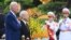 Tổng thống Joe Biden và Tổng bí thư Nguyễn Phú Trọng tại lễ đón ở Phủ Chủ tịch.