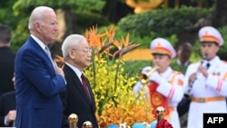 Tổng thống Mỹ Joe Biden trong chuyến thăm Việt Nam hồi tháng 9 năm 2023. Tất cả các đời tổng thống Mỹ đều đã đến thăm Việt Nam kể từ khi hai nước bình thường hóa quan hệ