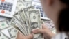 مقامات جمهوری اسلامی در مواجه با بحران سقوط ارزش پول ملی سیاست «دلار زدایی» از مبادلات مالی خود را در دستور قرار داده‌اند.