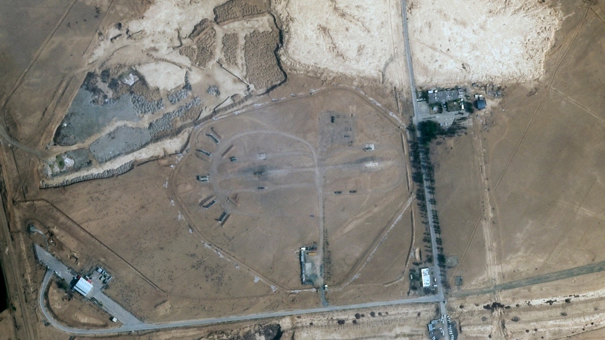 卫星照片显示伊朗防空雷达明显遭到以色列攻击