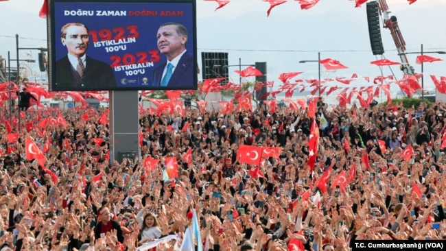 29 Nisan 2023 - Cumhurbaşkanı Recep Tayyip Erdoğan İzmir'de seçmenlerle buluştu