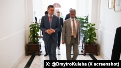 资料照片：乌克兰外长库列巴访问印度。（2024年3月28日）