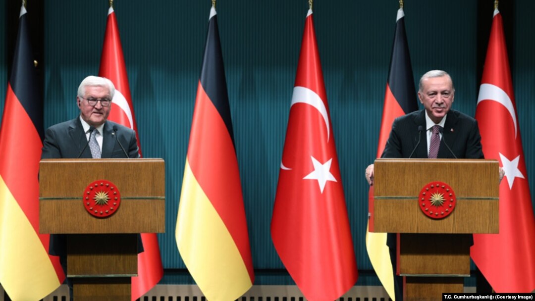 Almanya Cumhurbaşkanı Steinmeier'in yarın Ankara'da Cumhurbaşkanı Erdoğan ile görüşeceği öğrenildi.