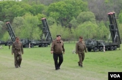 22일 김정은 북한 국무위원장이 핵반격가상종합전술훈련을 참관하고 있다. (북한 노동신문 캡쳐)