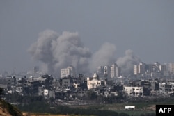 Asap mengepul selama serangan udara Israel di Jalur Gaza utara pada 24 Oktober 2023, di tengah pertempuran yantara Israel dan Hamas (Foto: AFP)