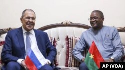 Ministan harkokin wajen kasar Rasha, Sergey Lavrov lokacin ziyararsa Burkina Faso