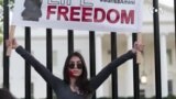 ဖိနှိပ်မှုအောက် နှုတ်ပိတ်မနေတဲ့ အီရန်သတင်းသမားများ