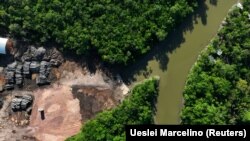 Kondisi air sungai Piraiba sebelum pertemuan puncak negara-negara hutan hujan Amazon, di Belem, negara bagian Para, Brazil, 6 Agustus 2023. (Foto: REUTERS/Ueslei Marcelino)