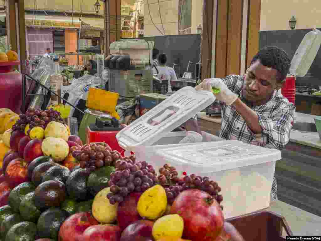 Aswan is home to diverse stories, including those of displaced Sudanese civilians such as Yehia, a juice maker who escaped war-ravaged Khartoum. “I love Aswan,” he says, “it feels like home.” Aswan, Egypt, April 23, 2024.