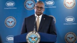 Menteri Pertahanan AS Lloyd Austin memberikan keterangan pers di Pentagon (foto: dok). 