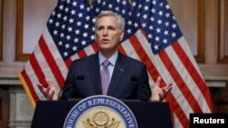 El presidente Biden urge a los legisladores a escoger un presidente para la Cámara de Representantes