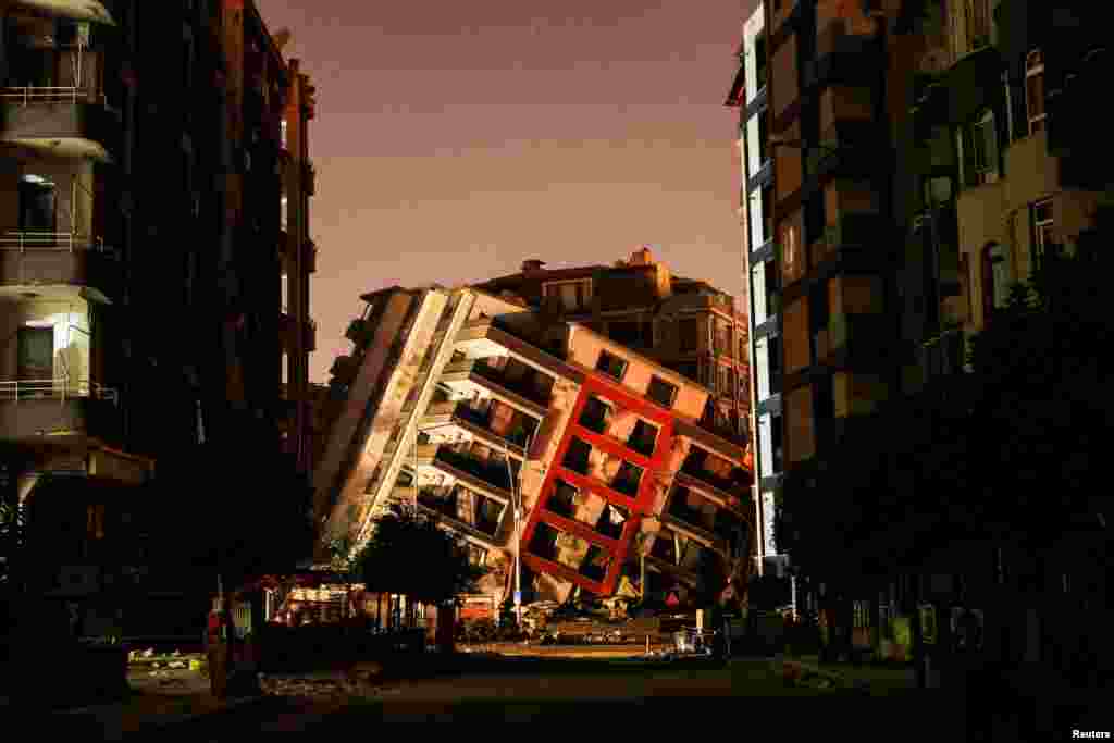 19 Şubat 2023 - Kahramanmaraş depremlerinin vurduğu iller arasında en fazla etkilenen bölgelerin başında gelen Antakya&#39;da binlerce bina yıkıldı ya da hasarlı olarak kayıtlara geçti.