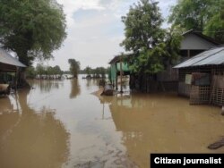 စလင်းမြို့နယ် ဆင်ဖြူကျွန်းမှာ မိုခါမုန်တိုင်းကြောင့် လူ ၃ ဦးသေဆုံးခဲ့ရ၊ အပျက်အစီးများပြား (မေ ၁၅၊၂၀၂၃)