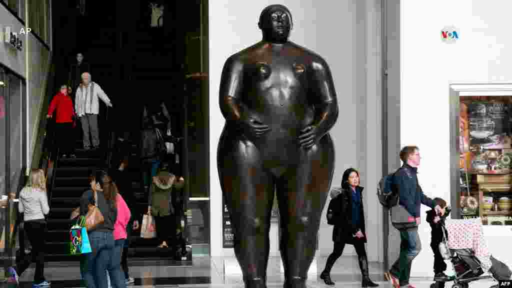 Fernando Botero fue un férreo defensor de su obra, ya que a su juicio en la era moderna la idea del volumen es un tabú. &ldquo;Si pinto una mujer, un hombre, un perro o un caballo, lo hago con volumen. No es que yo tenga una obsesión con las mujeres gordas&quot;, dijo en una ocasión.