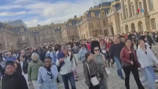 Evacuación del museo de Louvre en Francia