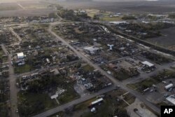 Grandes llanuras del sur y medio oeste de Estados Unidos son proclives a los tornados y tormentas severas, pero "el tren" pronosticado para estos días eleva el nivel de riesgo hacia amplias zonas del país cercanas a la costa este. (Foto AP/Julio Cortés)