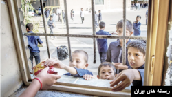 ثبت‌نام اتباع خارجی در مدارس ایران