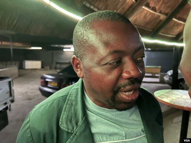 Obert Masaraure the president of the Amalgamated Rural Teacher's Union of Zimbabwe in Harare, May 30, 2023. The union fights for rights of educators that work in rural areas. (Columbus Mavhunga/VOA)