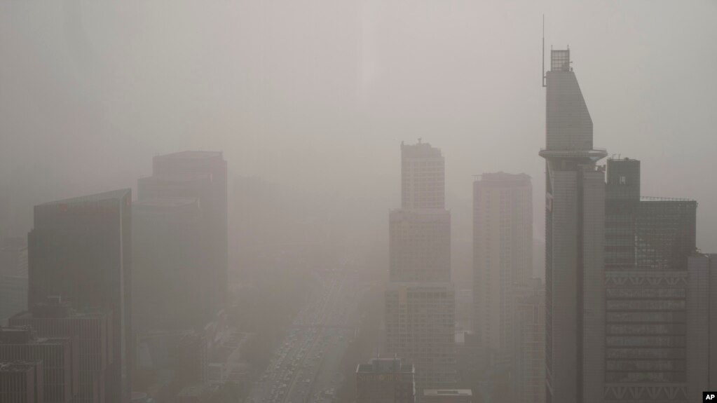 中国首都北京周二再次遭沙尘暴袭击。（2023年4月11日）(photo:VOA)