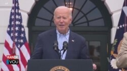 Biden ap Travay pou Sove Kanpay pou Re-Eli Prezidan ak yon Vizit nan eta Wisconsin, epi Entèvyou Televize
