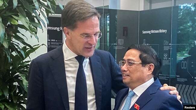 Thủ tướng Hà Lan Mark Rutte và Thủ tướng Việt Nam Phạm Minh Chính, tại Hà Nội, ngày 2/11/2023.