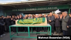 Eski HDP Eş Genel Başkanı Selahattin Demirtaş, babası Tahir Demirtaş'ın cenaze törenine katılmadı.