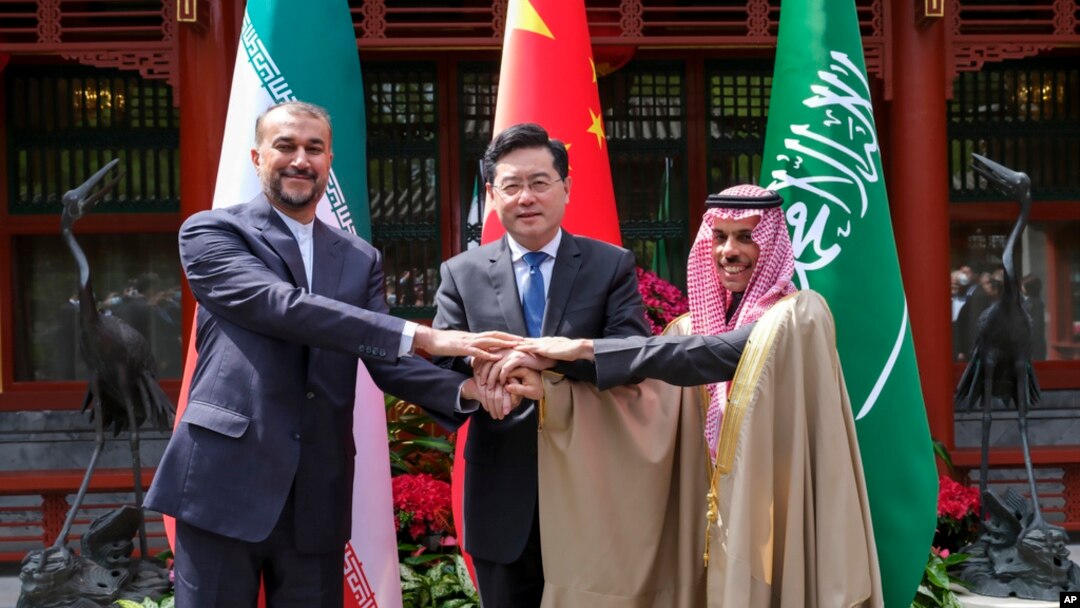 د اپرېل په شپږمه نېټه د سعودي عرب خارجه وزیر شهزاده فېصل بن فرحان السعود او د ایران خارجه وزیر حسین امیر عبداللهیان په بيجنګ کې وليدل.