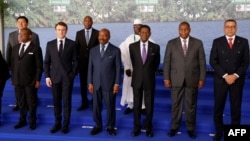 امانویل مکرون، رییس جمهور فرانسه، با رهبران افریقایی در گابون