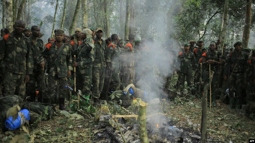 Basoda ba mampinga ma RDC (FARDC) na nzamba mpo na kobundisa eleongo batomboki ba ADF na parc ya national ya Virunga, Nord-Kivut, 14 décembre 2021.