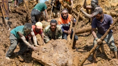 Rescue Efforts in New Guinea Delayed by Dangerous Conditions