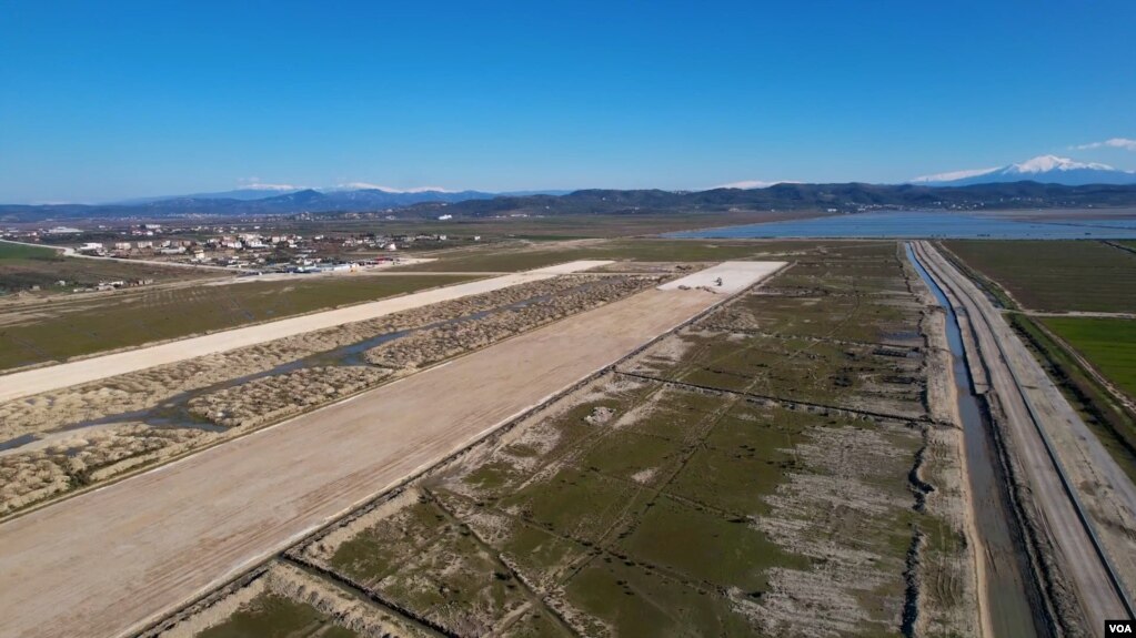 Shqipëri, aksionet e kushtueshme të aeroportit të Vlorës shiten për një çmim minimal